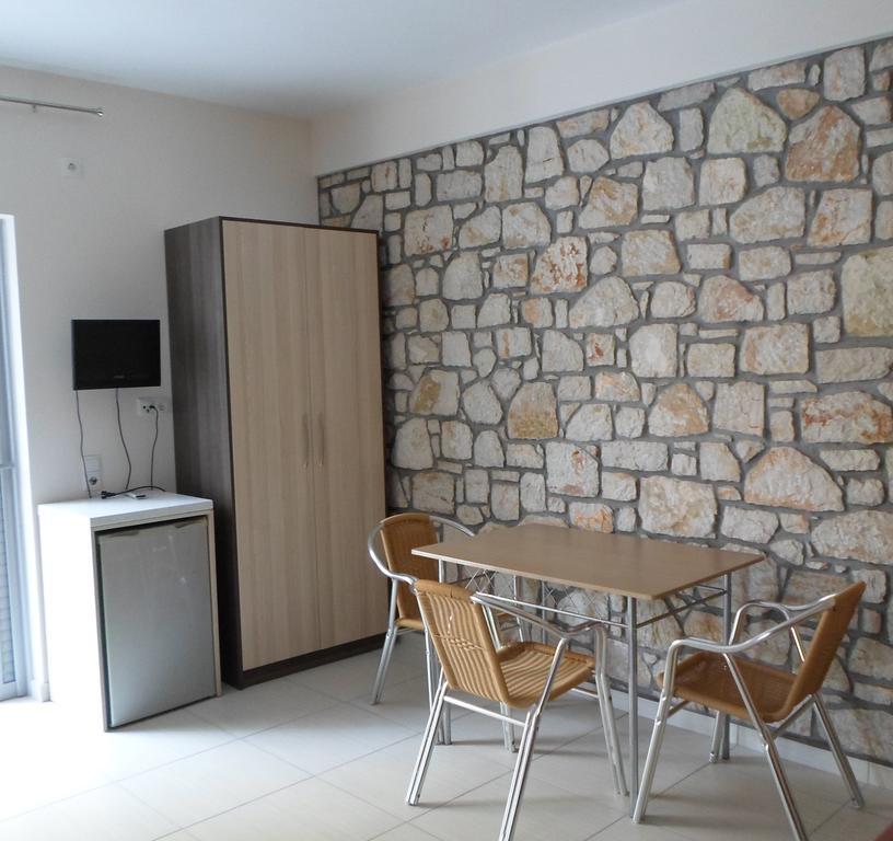 Riviera Rooms Himarë Habitación foto