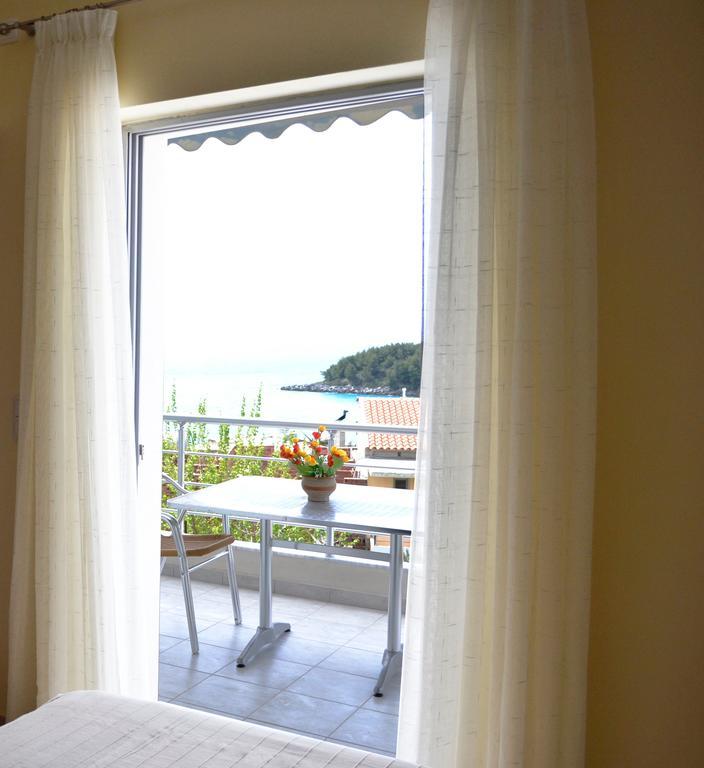 Riviera Rooms Himarë Habitación foto