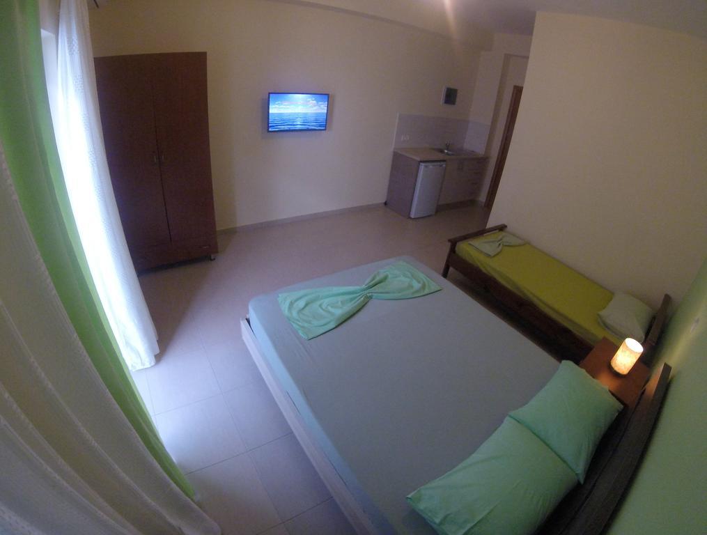 Riviera Rooms Himarë Exterior foto