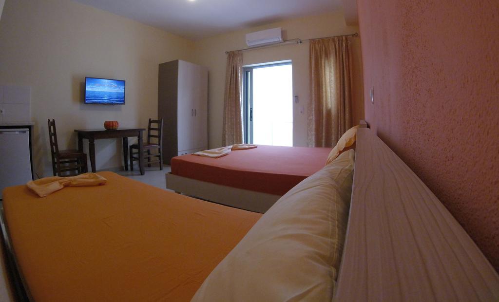 Riviera Rooms Himarë Exterior foto